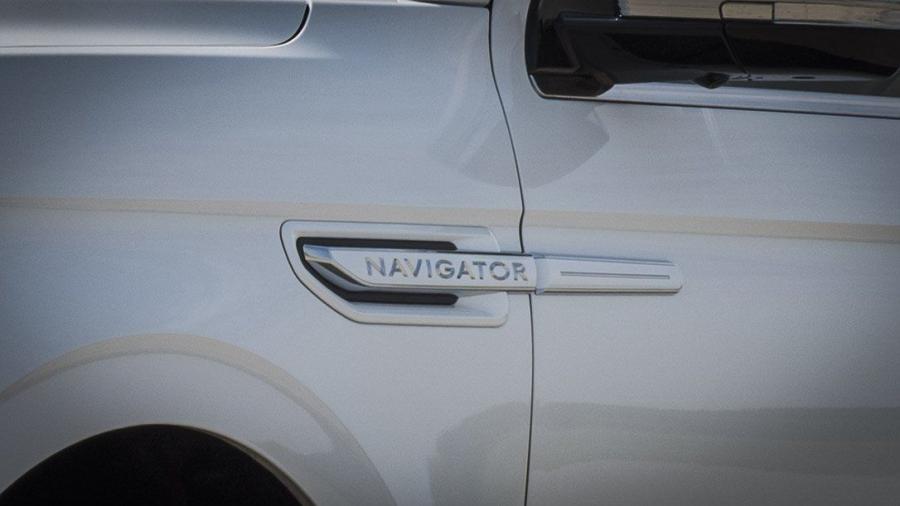 Детали экстерьера Lincoln Navigator Monochromatic 2019 года  (фото 12 из 17)